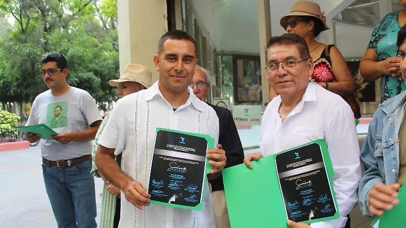 Los artistas recibieron un reconocimiento.